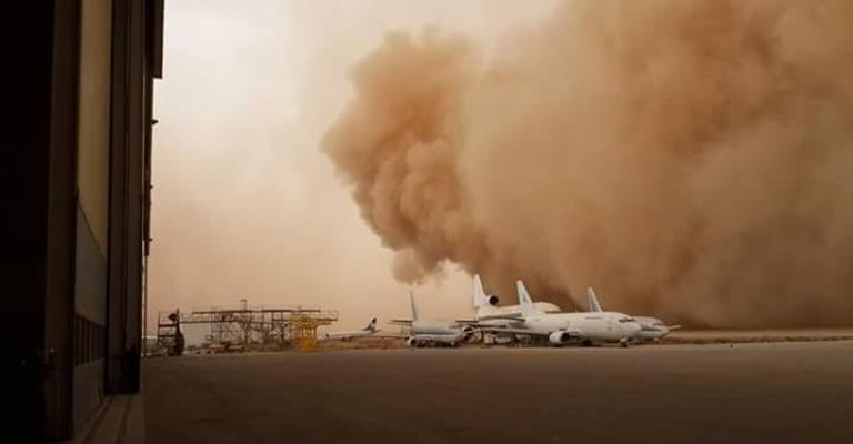 تغيير مواعيد رحلات جوية بسبب العاصفة الرملية