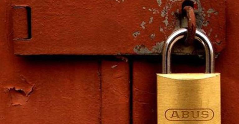 إغلاق 8 منشآت وإنذار 12 لمخالفات بيئية