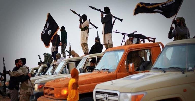 الجيش الليبي يشتبك مع مسلحين داعش في بنغازي