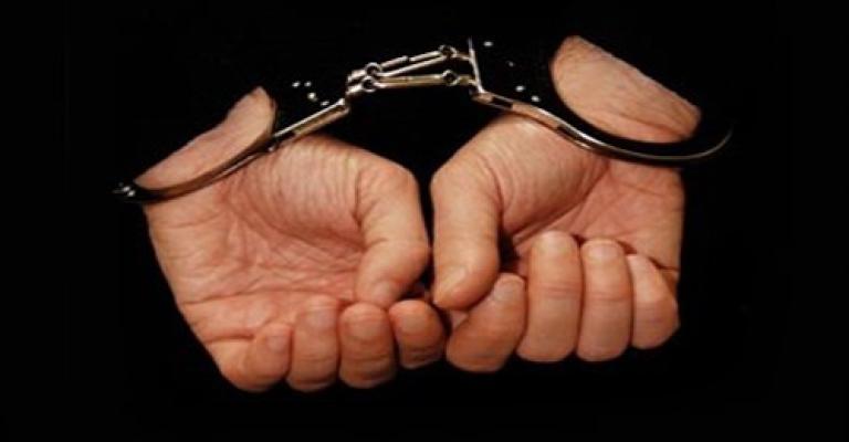 القبض على 4 متهمين بسرقة 150 ألف دولار القبض على 4 متهمين بسرقة 150 ألف دولار