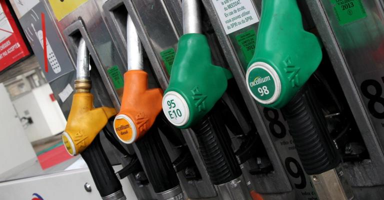 "جذور": ضبابية آلية تسعير المحروقات انتهاك للدستور