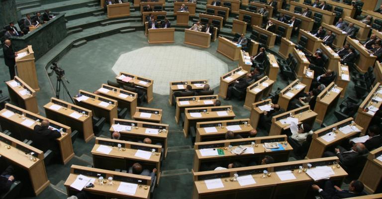 مجلس النواب ينقسم حول الاستثمار الأجنبي في سوق الصرافة