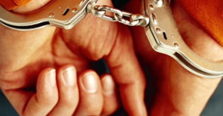 القبض على 12 مروج و15 متعاطٍ للمخدرات القبض على 12 مروج و15 متعاطٍ للمخدرات