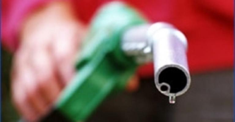 الحكومة تخفض أسعار المحروقات الحكومة تخفض أسعار المحروقات