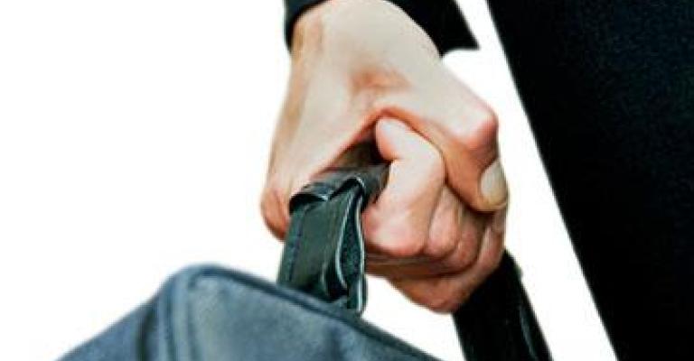 القبض على 10 متهمين بالاحتيال