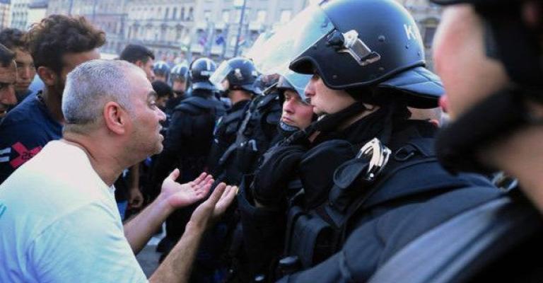 اشتباكات بين الشرطة ومهاجرين في العاصمة المجرية