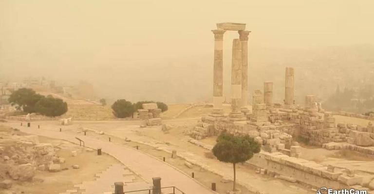 طقس مغبر وحار الاربعاء والخميس