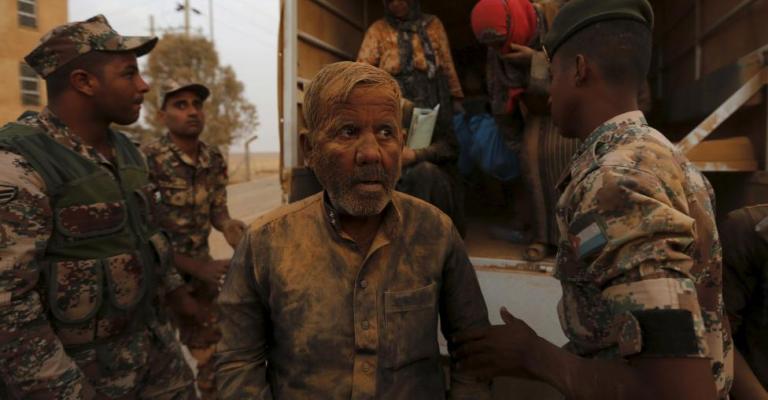 دخول 386 لاجئاً سوريا للأردن