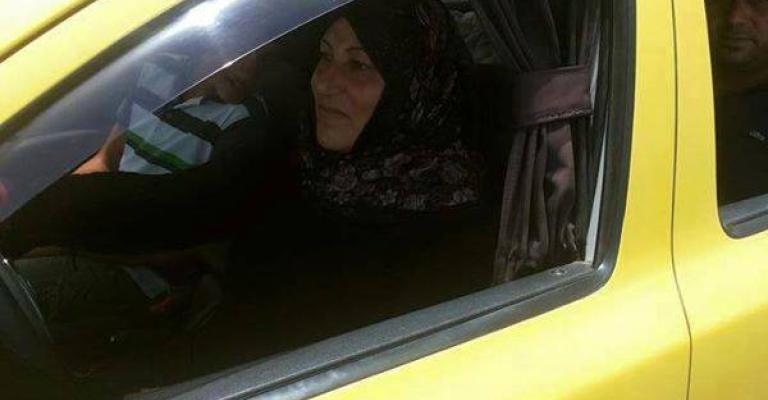 864 امرأة يحملن على رخصة قيادة عمومي