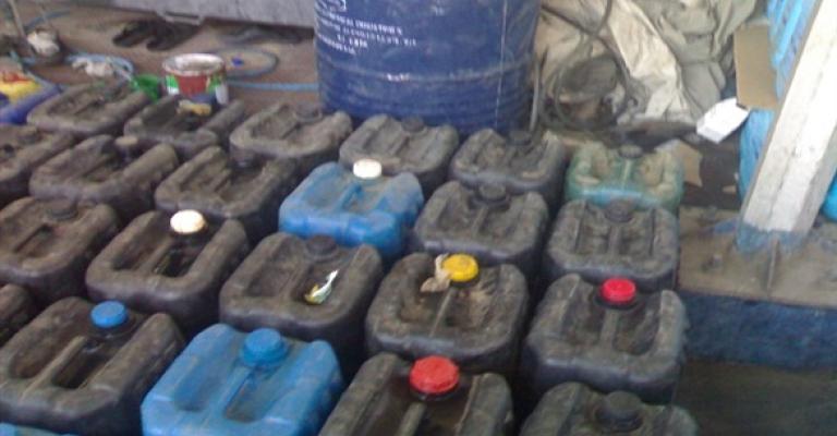 القبض على 27 متورط ببيع مشتقات بترولية مهربة