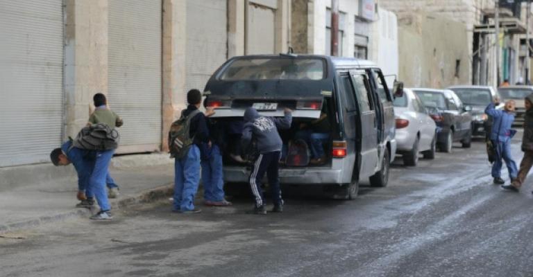 مخالفة باصات تحميل الطلاب لحين صدور قرار