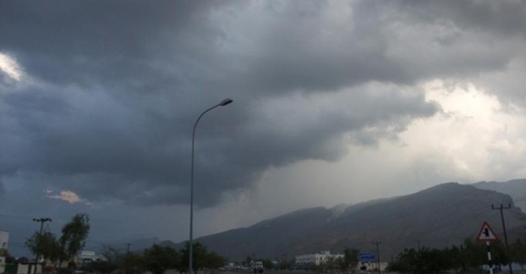 طقس بارد نسبيًّا