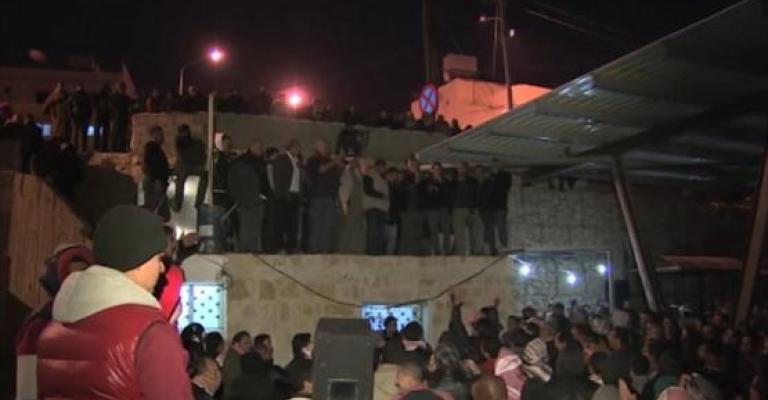 إضراب متضرري الآجل يشلّ الحركة بوادي موسى