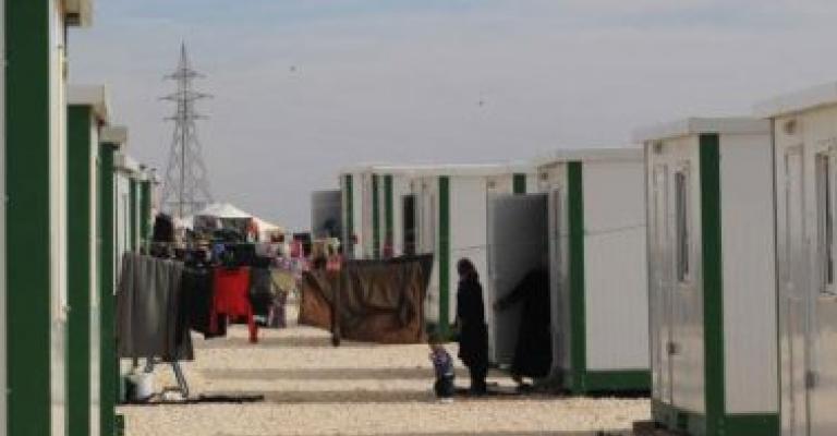 البدء بتلوين كرافانات في "الزعتري"