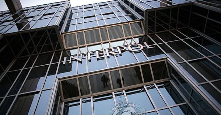 انتربول عمّان يسلم مطلوبين لدول عربيّة انتربول عمّان يسلم مطلوبين لدول عربيّة