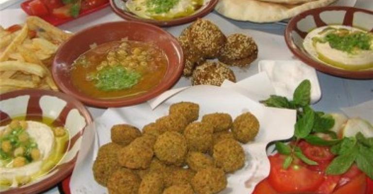 "حماية المستهلك" تطالب بتخفيض أسعار المطاعم الشعبية