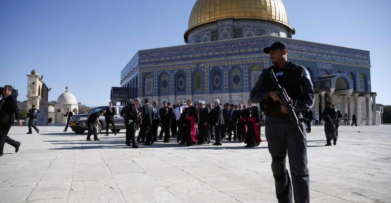 تجدد اقتحام المستوطنين لباحات الأقصى