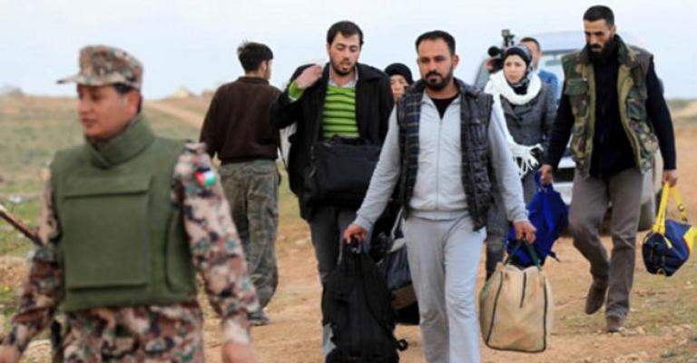 دخول 74 لاجئاً سوريّاً للأردن