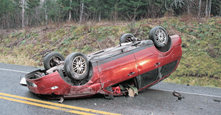 وفاة و12 إصابة بحوادث سير وفاة و12 إصابة بحوادث سير