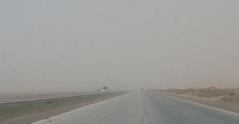 الغبار يغلق طريق الزميلة – القطرانة