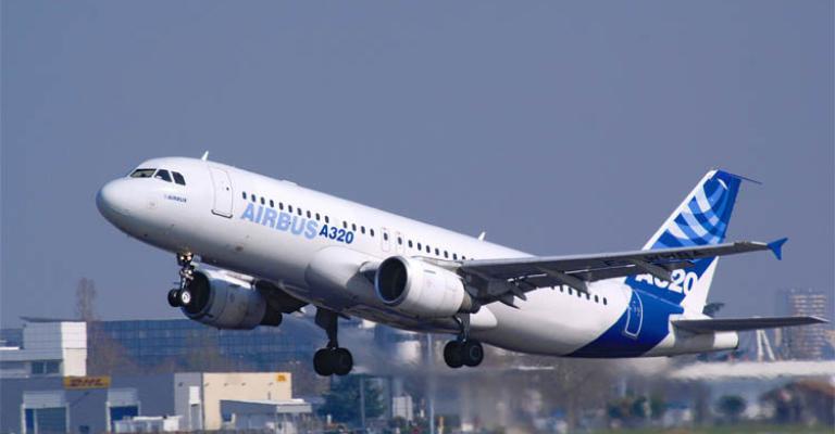 اختطاف طائرة ركاب مصرية وهبوطها في مطار لارنكا