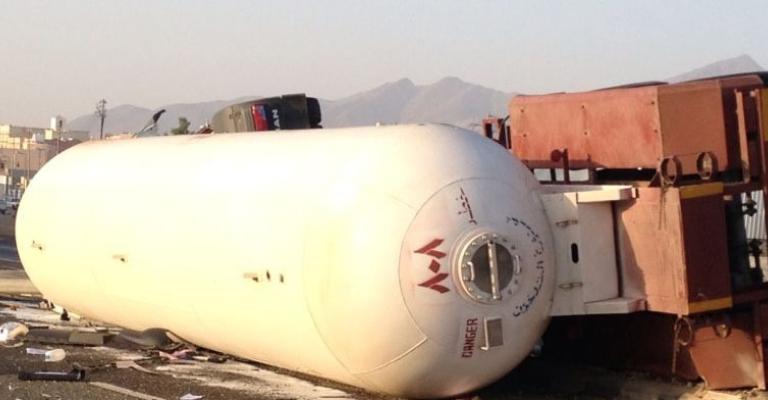 إصابة بتدهور صهريج غاز مسال