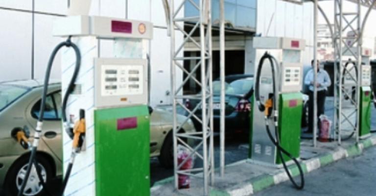 القبض على متهمَين بسلب محطات محروقات