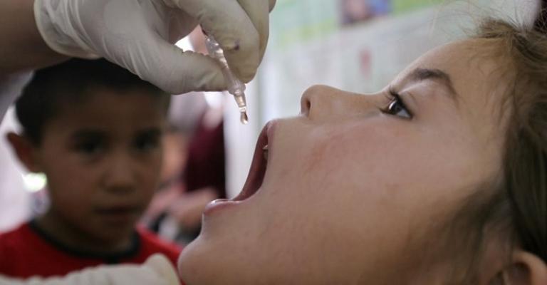 تطعيم ربع مليون طفل ضد شلل الأطفال في الزرقاء