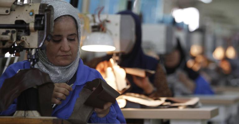 نحو 13% نسبة مشاركة المرأة الاقتصادية نحو 13% نسبة مشاركة المرأة الاقتصادية