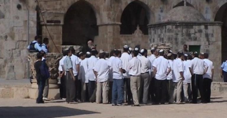 اقتحام الأقصى وجولات في المصلى المرواني