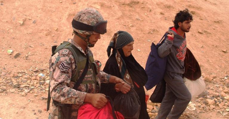 دخول 305 لاجئين سوريين للأردن