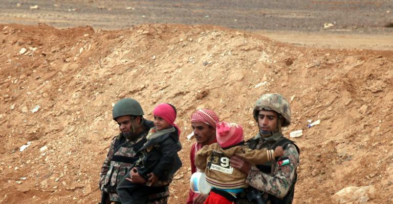 دخول 323 لاجئاً سوريّاً للأردن دخول 323 لاجئاً سوريّاً للأردن