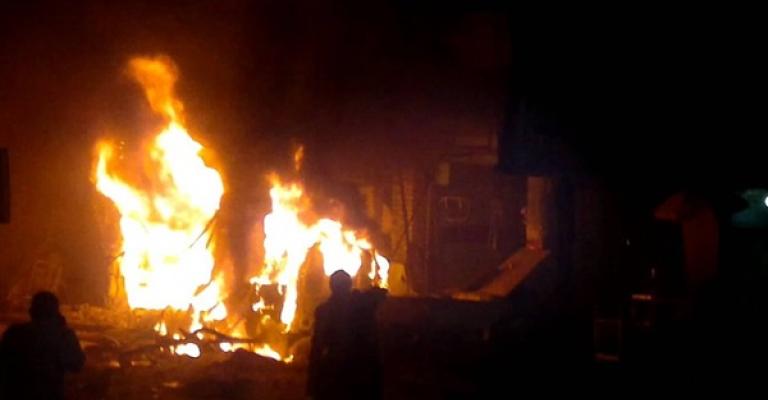 الإخوان: "بلطجية" يشعلون النار بمقريّ حزب الجبهة والجماعة في المفرق