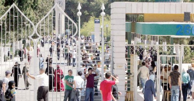 17.6 ألف طلب التحاق بالجامعات الرسميّة لمساء السبت
