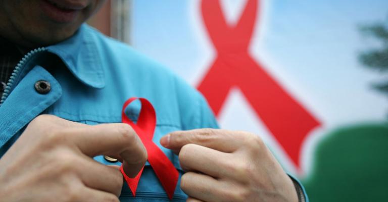 وصمة عار وتمييز تلاحق المتعايشين مع الإيدز
