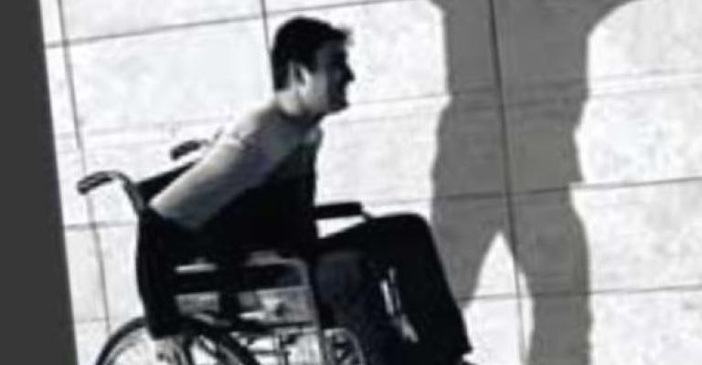 ذوي الإعاقة بين النظرة المجتمعية ونقص الخدمات