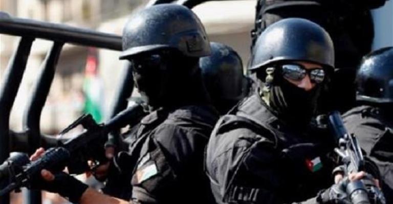 تهم "مطاطة" تزج بناشطين سياسيين في السجون