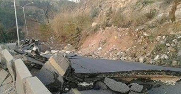 الجيولوجيون ينتقدون آلية معالجة انهيارات طريق جرش