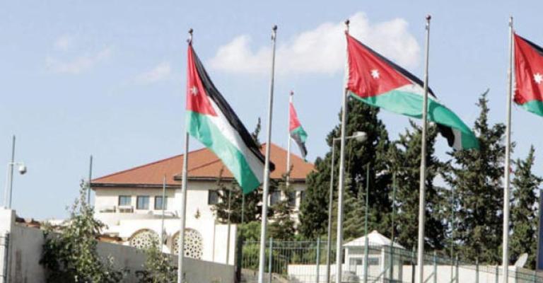الأردن تخفض مستوى التمثيل الدبلوماسي مع قطر وتلغي تراخيص الجزيرة