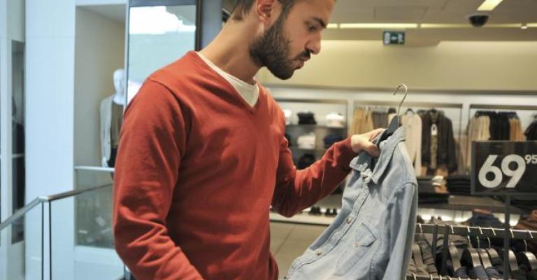 تراجع مبيعات الألبسة رغم العروض وثبات الأسعار