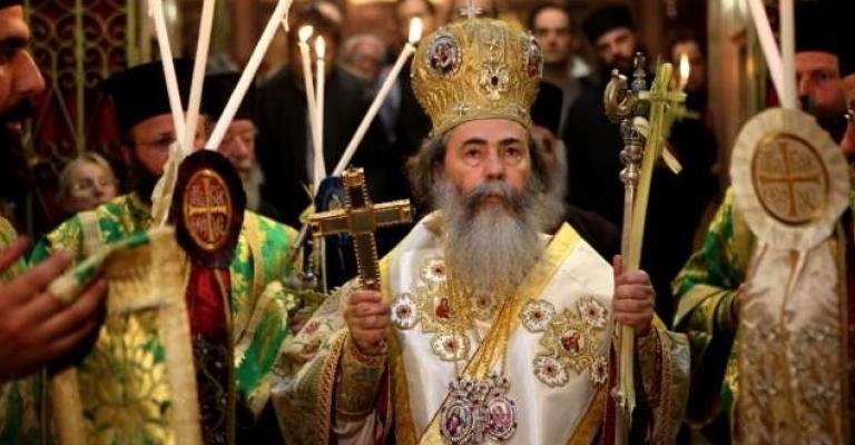 الحمد الله  يلتقي ثيوفيلوس الثالث ويدعم مواقف البطريركية المقدسية الارثوذكسية