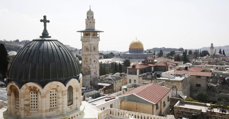 عين على القدس: حماية أملاك الكنيسة عهدة عمرية ووصاية هاشمية
