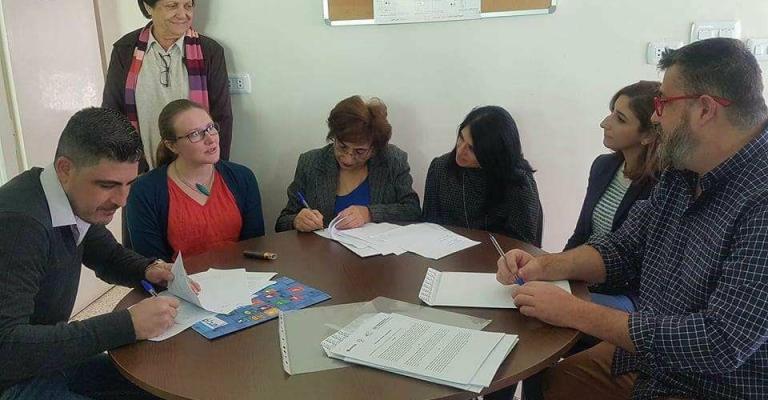 "النساء العربيات" توقع اتفاقية لدعم المستضعفين المتأثرين من الأزمة السورية