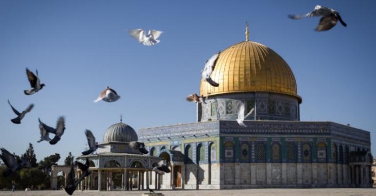 ترأمب يؤجل قرار نقل السفارة الأمريكية الى القدس