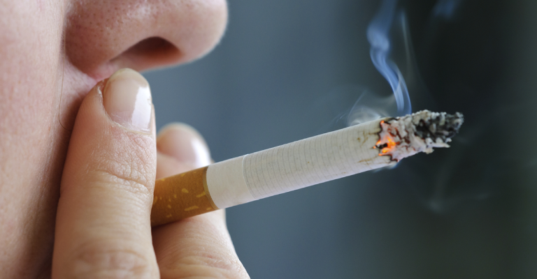 800 مخالفة متعلقة بالتدخين في عمان العام الماضي