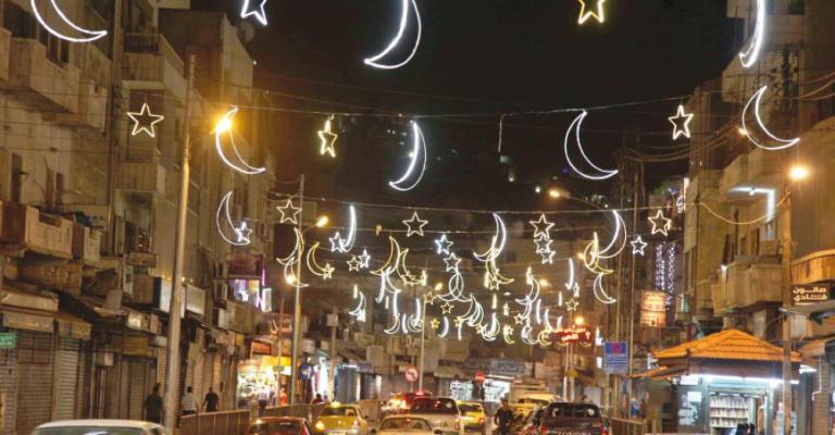 استقبال رمضان ما بعد منتصف الشهر إرهاق للمواطن والقطاع التجاري