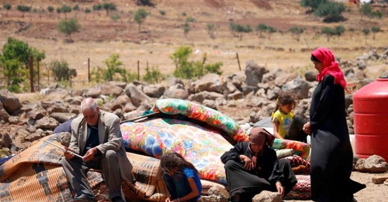 الأردن يدخل مساعدات إنسانية للنازحين السوريين بدرعا