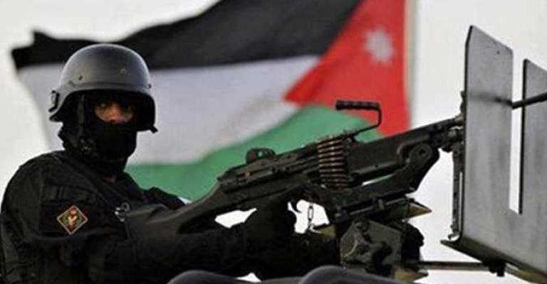 بسبب "اللحية" اقتحام شقة صحفيين أردنيين.. والأمن يحقق