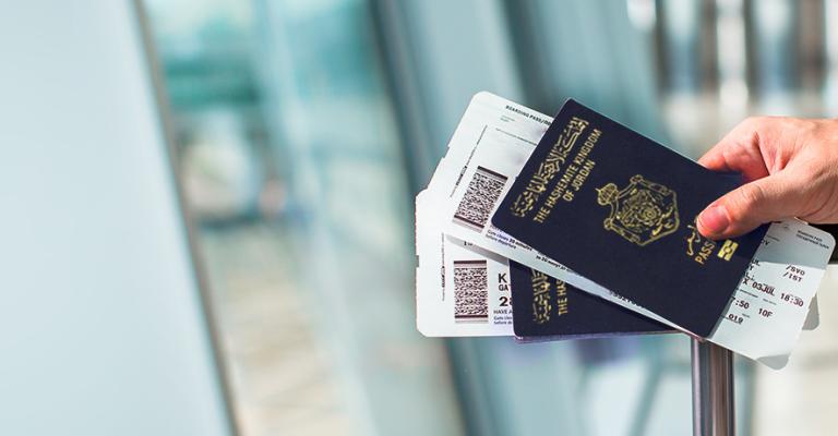 استئناف تجديد جوازات السفر في المطار