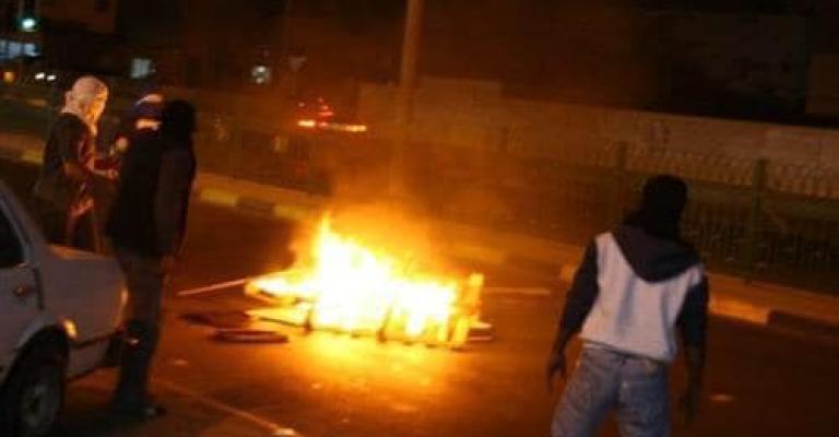 اغلاق طرق في هاشمية الزرقاء احتجاجا على اعتقال ابو ردنية